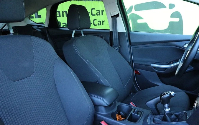 Ford Focus cena 33900 przebieg: 160000, rok produkcji 2014 z Nowa Dęba małe 379